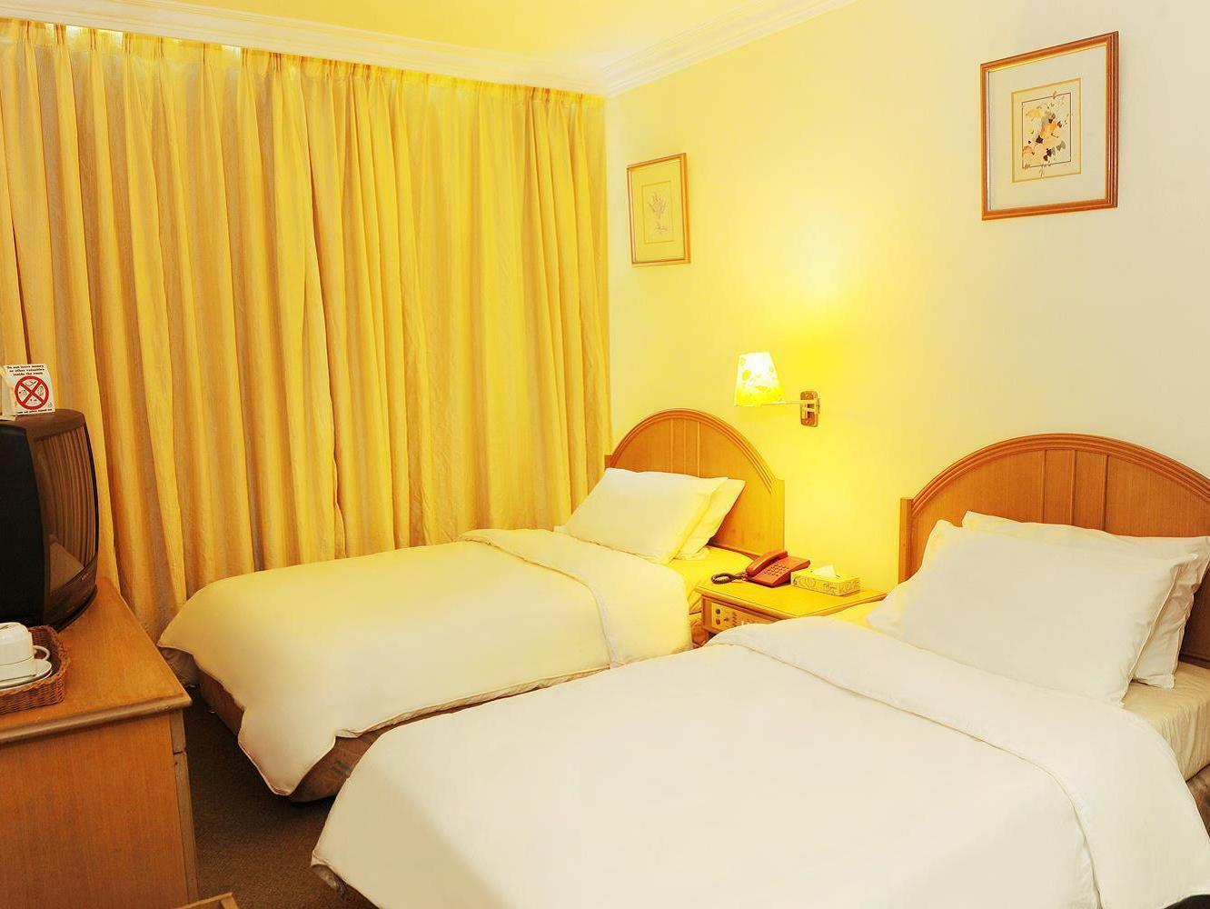 Borneo Hotel Kuching Exterior photo